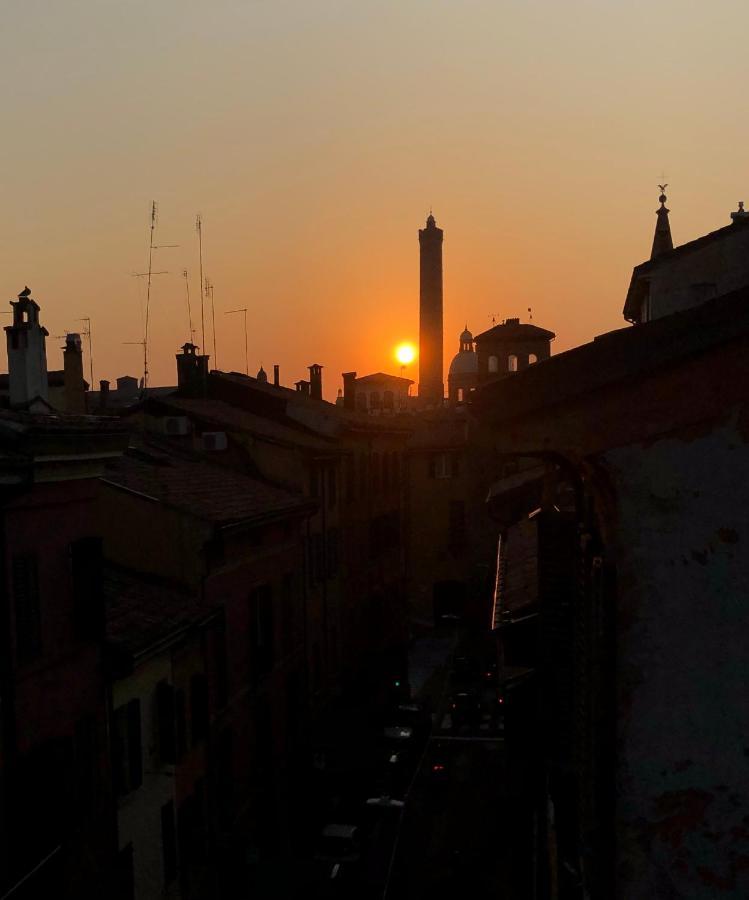 شقة Healthy Flat Bologna - Tower Skyline View المظهر الخارجي الصورة