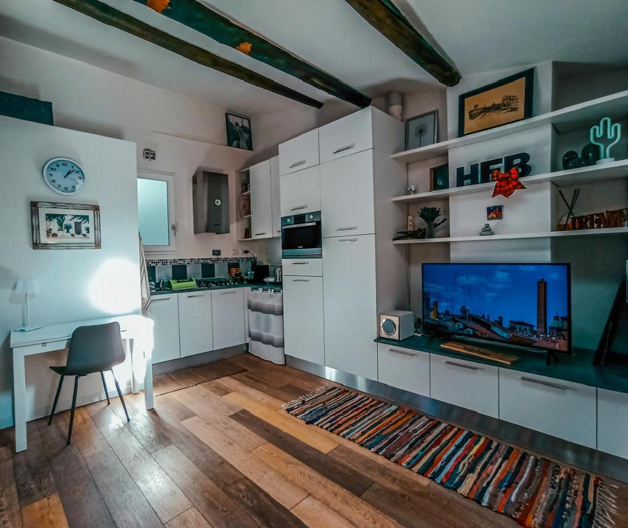 شقة Healthy Flat Bologna - Tower Skyline View المظهر الخارجي الصورة